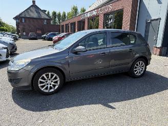 Opel Astra 1.8 Temptation  AUTOMAAT (Hatchback 5-dr.) picture 2