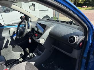 Peugeot 107 1.0-12V XS (Hatchback 5-dr.) picture 18