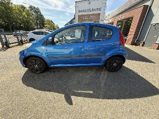 Peugeot 107 1.0-12V XS (Hatchback 5-dr.) picture 2