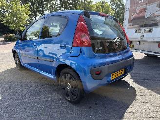Peugeot 107 1.0-12V XS (Hatchback 5-dr.) picture 3