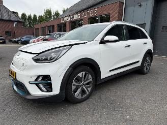 Vaurioauto  passenger cars Kia e-Niro ExecutiveLine 64 kWh (SUV 5-dr.) 2019/10