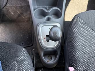 Toyota Aygo 1.0-12V Comfort  AUTOMAAT (Hatchback 5-dr.) picture 3