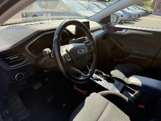Ford Focus 1.0 EcoBoost Titanium Business picture 38