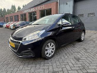 Coche accidentado Peugeot 208 1.2 PureTech Active  AUTOMAAT (Hatchback 5-dr.) 2017/1