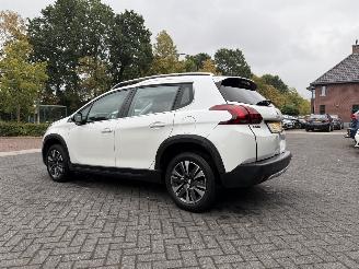 Peugeot 2008 1.2 PureTech Allure  AUTOMAAT (SUV 5-dr.) picture 32