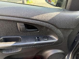 Kia Venga 1.6 CVVT Comfort Pack  AUTOMAAT  (MPV 5-dr.) picture 15
