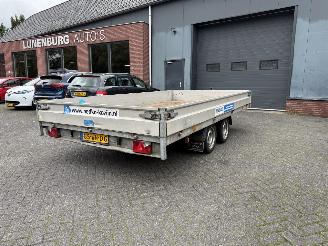 krockskadad bil aanhanger Hapert AL 2700 Plateau  2015/6