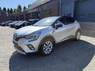 Vaurioauto  passenger cars Renault Captur 1.6 E-Tech Hybrid 145 Intens 2022/11