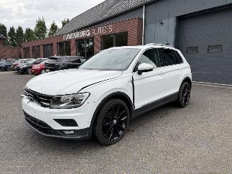 Damaged car Volkswagen Tiguan 1.4 TSI  PANORAMADAK Connected Series 2016/9