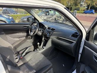 Suzuki Swift 1.2 Exclusive EASSS (Hatchback 3-dr.) picture 25