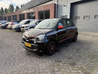 Vaurioauto  passenger cars Renault Twingo 1.0 SCe Collection (Hatchback 5-dr.) 2016/1