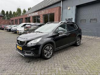 Schadeauto Peugeot 2008 1.2 PureTech Allure (SUV 5-dr.) 2019/10