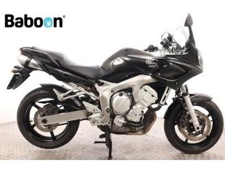 krockskadad bil motor Yamaha FZ 8 FZ6 S Fazer 2006/5