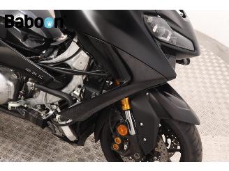 Yamaha  T-Max Tech Max 560 ABS picture 14
