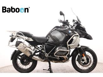 krockskadad bil motor BMW R 1250 GS Adventure Triple Black 2023/4