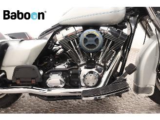 Harley-Davidson  FLHRCI Road King Classic picture 12