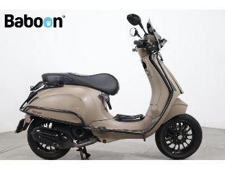 damaged scooters Vespa  Sprint 45KM 2022/6