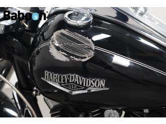 Harley-Davidson  FLHRC Road King Classic ABS picture 17