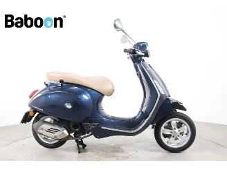 skadebil bromfiets Vespa  Primavera 45KM 2015/4