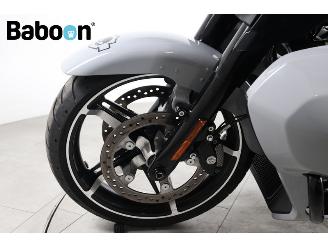 Harley-Davidson  FLHXU Street Glide Ultra 117 picture 24