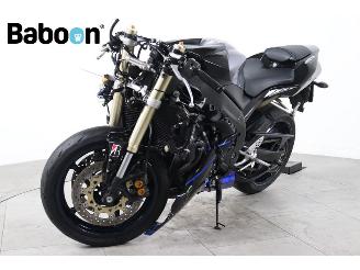 Yamaha  YZF-R1 picture 4