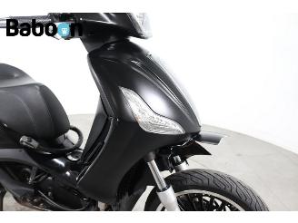 Piaggio Beverly 125 Police picture 10