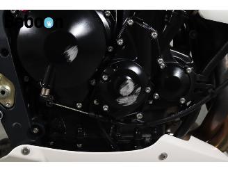 Triumph Street Triple  picture 14