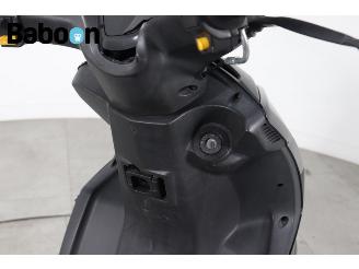 Peugeot  Speedfight 4 45KM picture 14