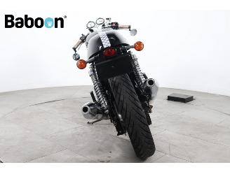 Triumph  Truxton 900 picture 3