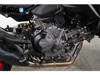 Ducati  Monster V2+ plus picture 15