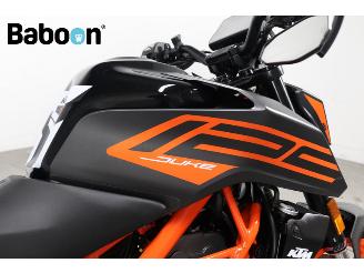KTM 125 Duke ABS picture 14