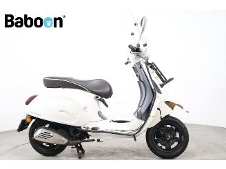 uszkodzony skutery Vespa  Primavera 45KM 2017/11