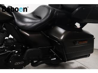 Harley-Davidson  FLTRK Road Glide Limited 114 picture 21