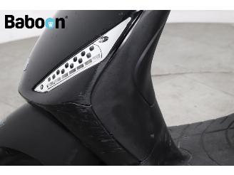Piaggio  Zip 45KM picture 12