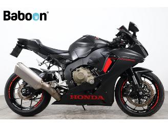 uszkodzony motocykle Honda CBR 1000 RR Fireblade 2017/4