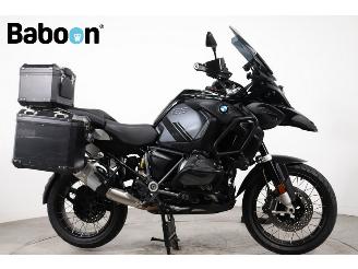 Schade motor BMW R 1250 GS Adventure Triple Black 2023/1