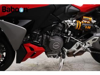 Ducati Streetfighter V2 S picture 15