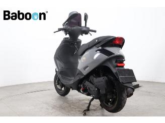 Piaggio  Zip 45KM picture 4
