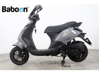 Piaggio  Zip 45KM picture 5