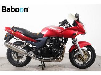 danneggiata motocicli Kawasaki  ZR-7 S 2001/10