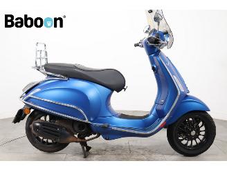 krockskadad bil bromfiets Vespa Sprint 45KM  2019/7