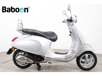 krockskadad bil bromfiets Vespa  Primavera 25KM 2016/11