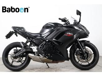 krockskadad bil motor Kawasaki Ninja 650  2025/11