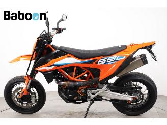 KTM 690 SMC R picture 2