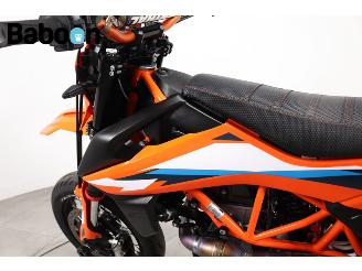 KTM 690 SMC R picture 10