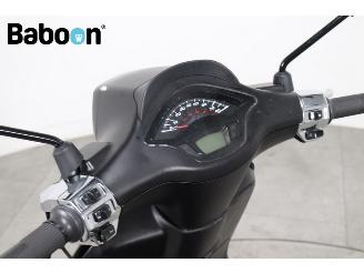 Vespa  Sprint 25KM picture 10
