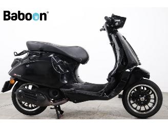skadebil bromfiets Vespa Sprint 45KM  2023/12