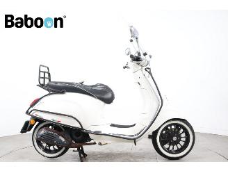 uszkodzony skutery Vespa  Sprint 25KM 2016/5