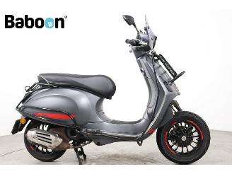 uszkodzony skutery Vespa  Sprint 25KM 2018/9
