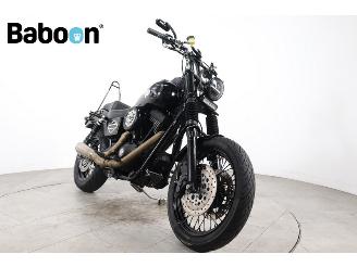 Harley-Davidson  FXDBI Dyna Street Bob picture 2